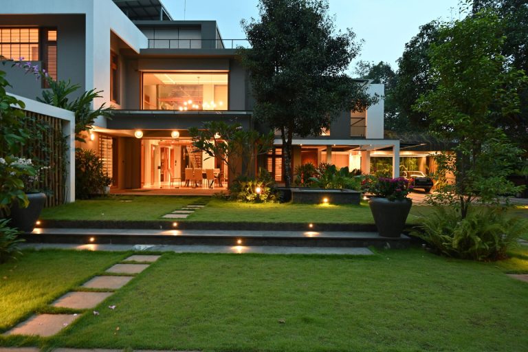 Unique Garden: #1 Landscaping Architects Thrissur, Kerala🌹